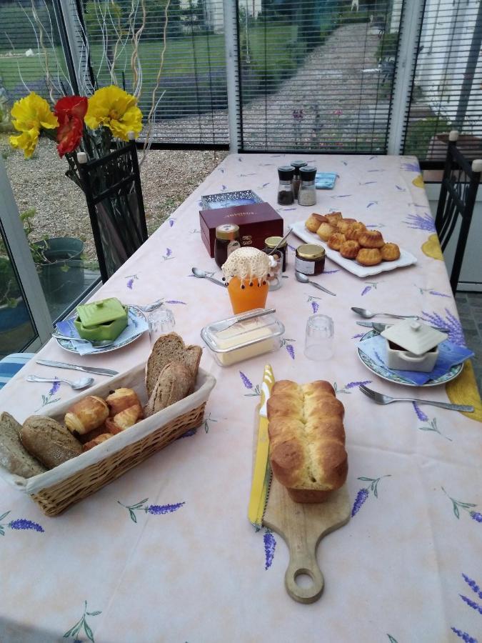 Bed and Breakfast A L Epoque Bouges  Exterior foto